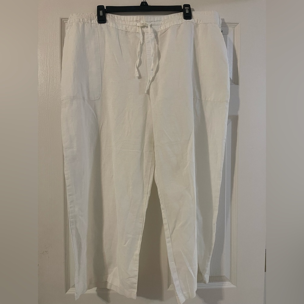 Liz Claiborne White Cropped Pants